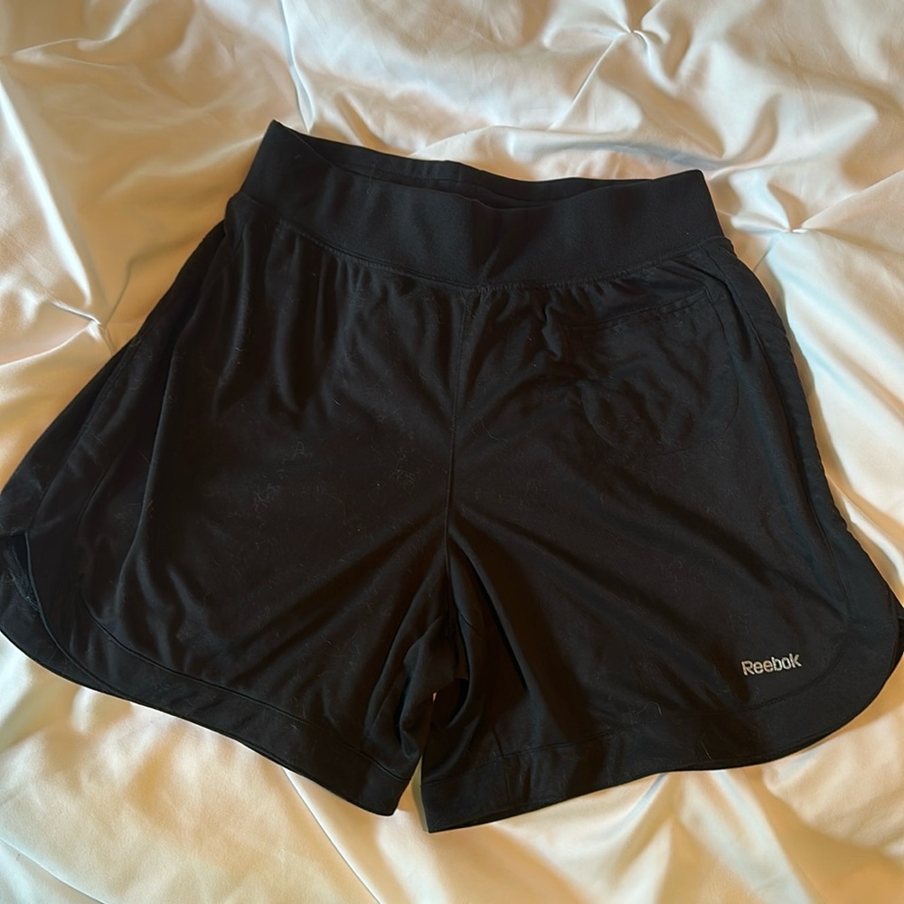 Reebok play dry shorts in black with front and back pocket size small